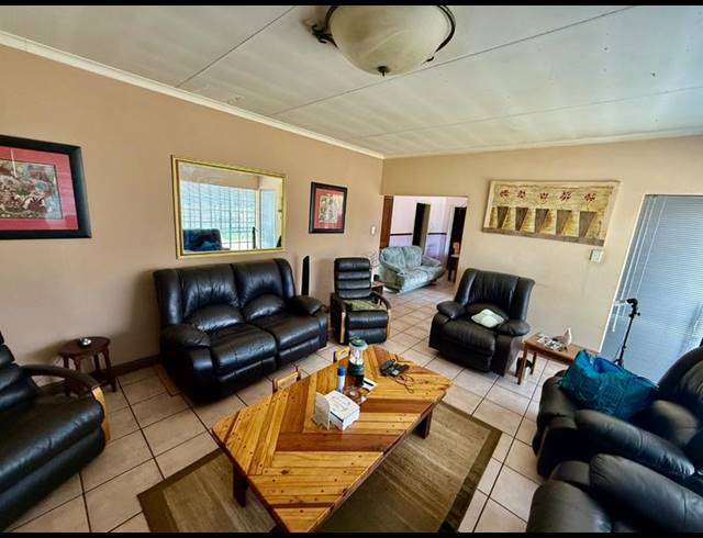 3 BEDROOM HOUSE FOR SALE IN VANDERBIJLPARK SE 6